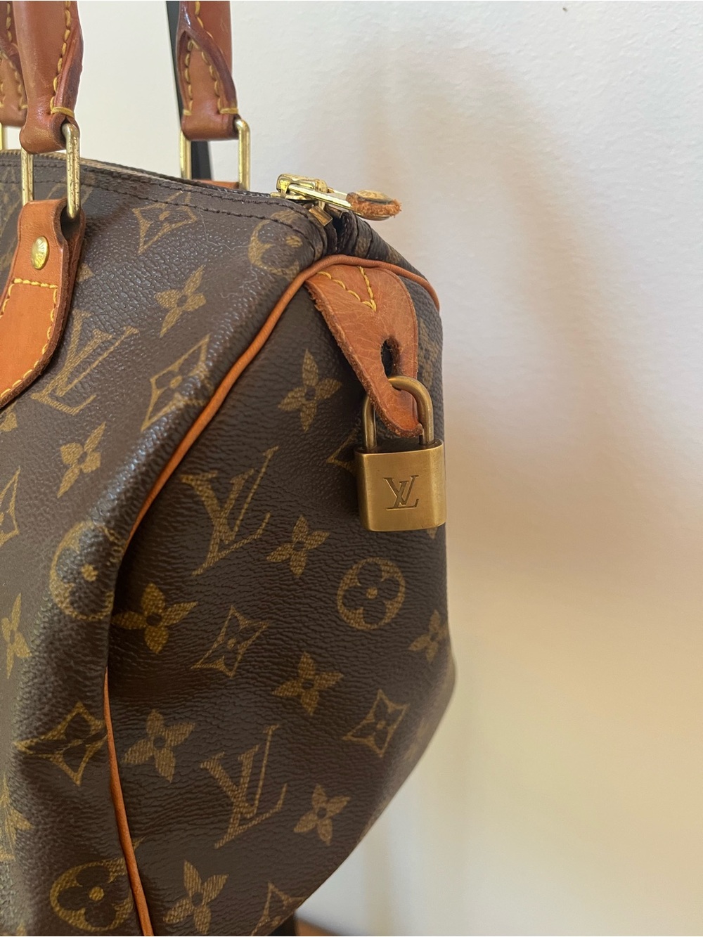 Authentic Louis Vuitton Speedy 25 - Picture 5 of 13